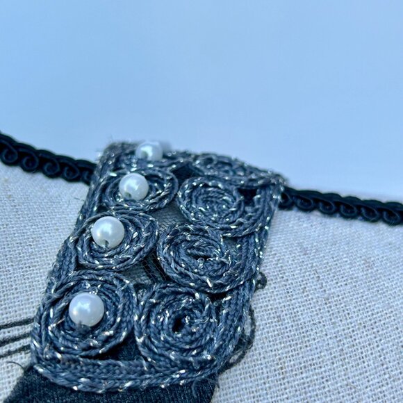 Pearl Motif Top Gray XL - Picture 7 of 7